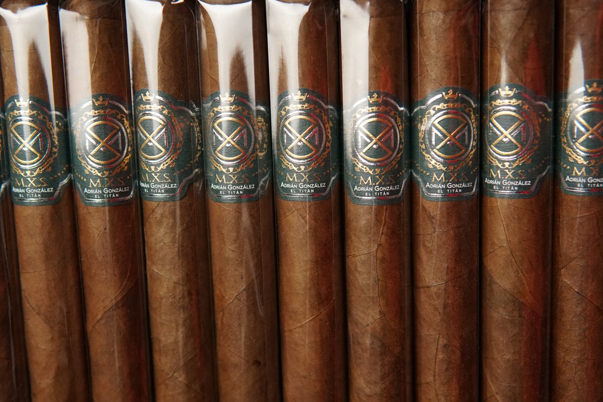 Cigar Review: M.X.S. Adrian Gonzalez El Titan Toro 