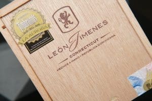 Leon Jimenes Connecticut Cigars Box