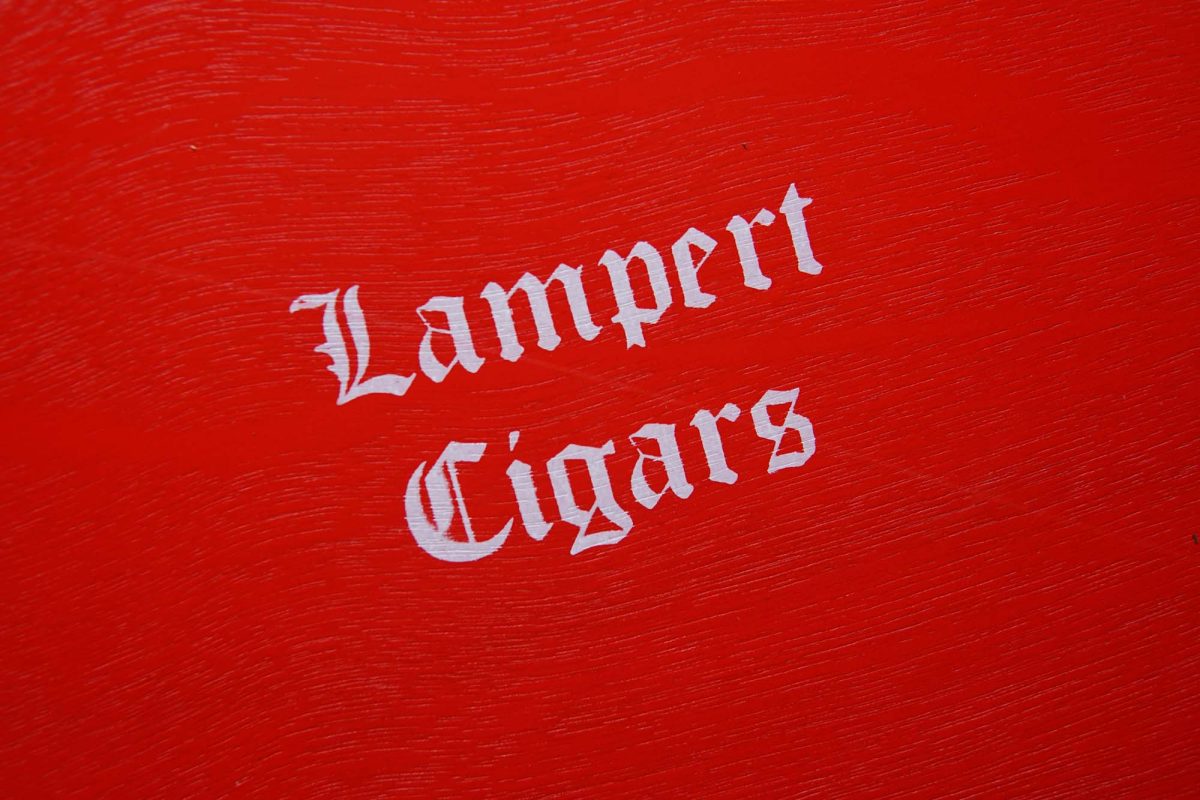 Lampert 1675 Rojo Box