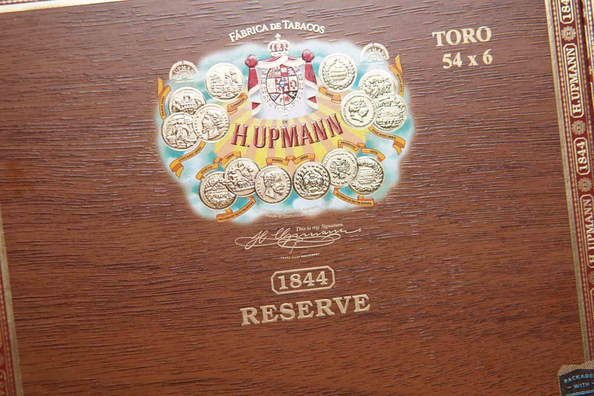 H Upmann Reserve Cigar Box For Sale